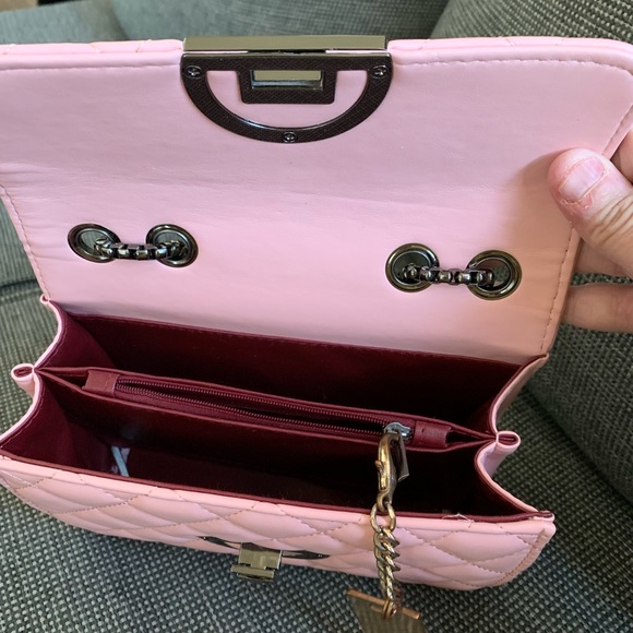 5 like new purses, sold separately or as a group. - Picture 6 of 10